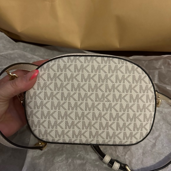 Michael Kors Crossbody for sale! New! - Picture 4 of 6